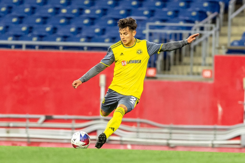 Pittsburgh Riverhounds midfielder Danny Griffin