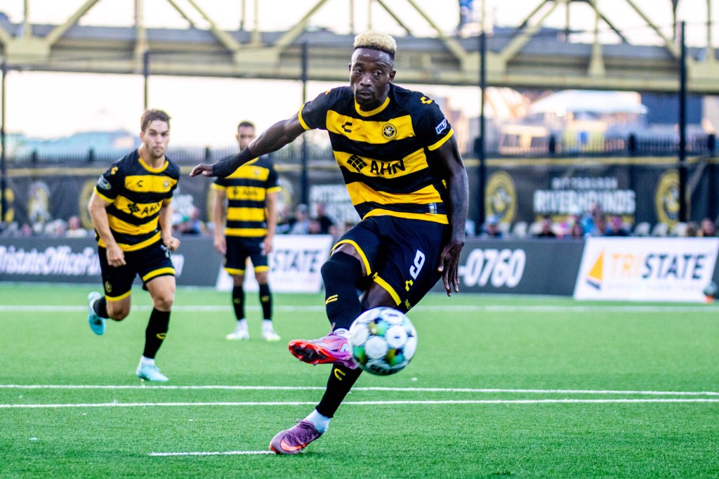 Augi Williams scores the game's only goal from the penalty spot to give the Pittsburgh Riverhounds a 1-0 win over Las Vegas Lights FC on Sept. 28, 2025 at Highmark Stadium in Pittsburgh. (Photo: Chris Cowger/Riverhounds SC)