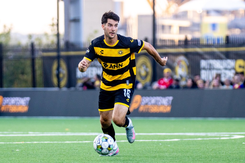 Pittsburgh Riverhounds SC center back Beto Ydrach (Photo: Chris Cowger/Riverhounds SC)
