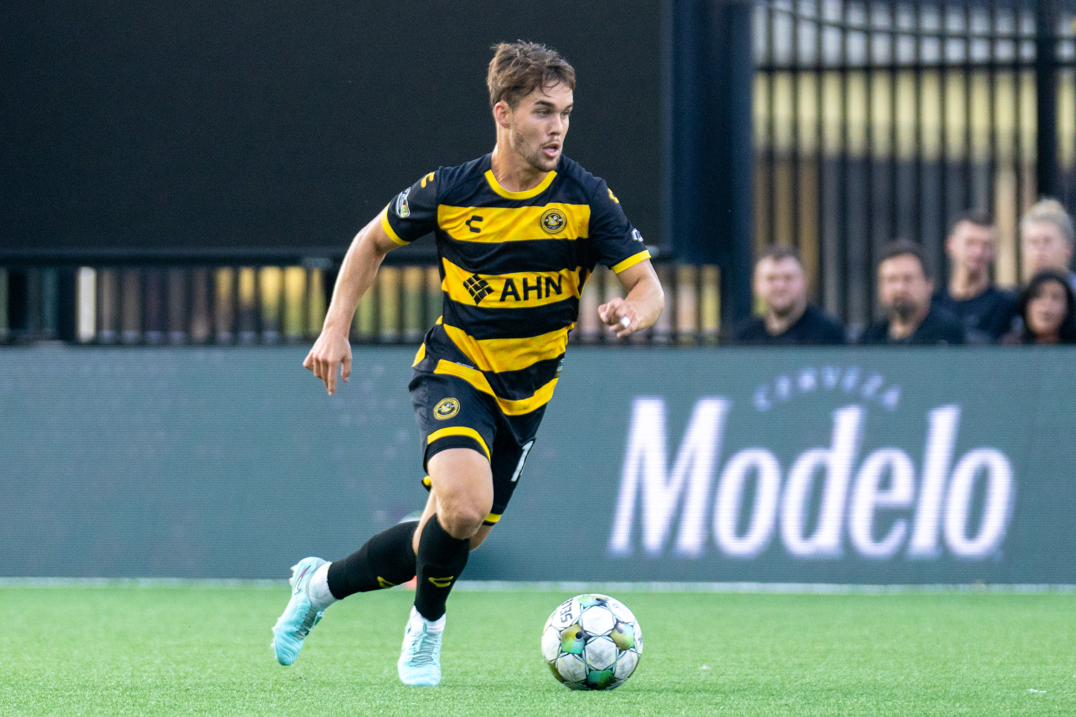 Pittsburgh Riverhounds midfielder Robbie Mertz dribbles upfield in the team's win over Las Vegas Lights FC on Sept. 28, 2025 at Highmark Stadium in Pittsburgh. (Photo: Chris Cowger/Riverhounds SC)