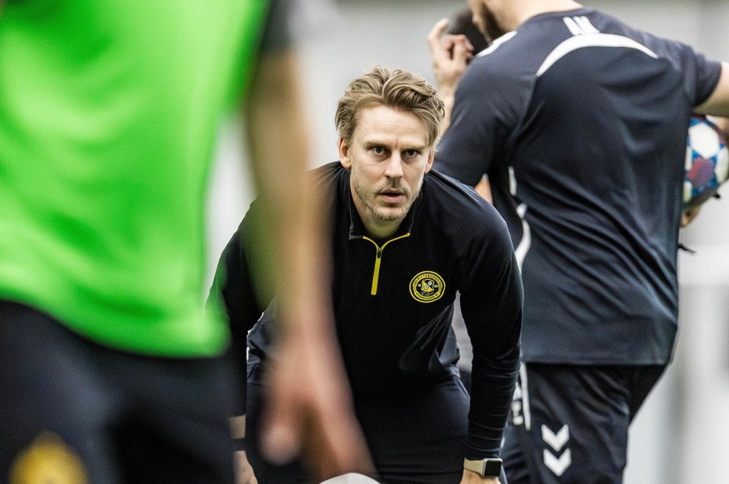 Assistant coach Josh Kremers watches during the Pittsburgh Riverhounds' practice on Jan. 27, 2026 at the AHN Montour Sports Complex in Coraopolis, Pa. (Photo: Mallory Neil/Riverhounds SC)