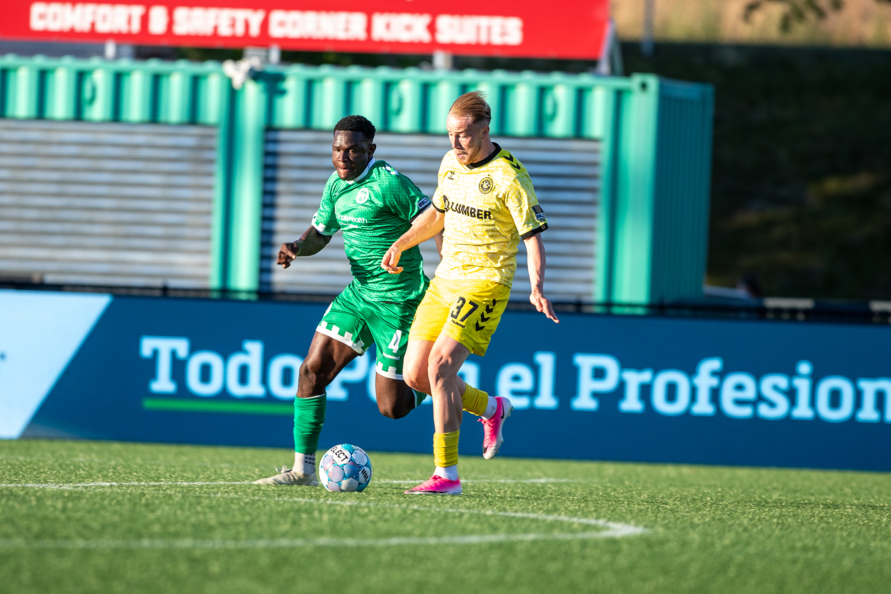 Eliot Goldthorp dribbles in front of Hartford Athletic defender Jordan Scarlett in the Pittsburgh Riverhounds' 0-0 draw June 20, 2026 at Trinity Health Stadium in Hartford, Conn. (Photo: Hartford Athletic)