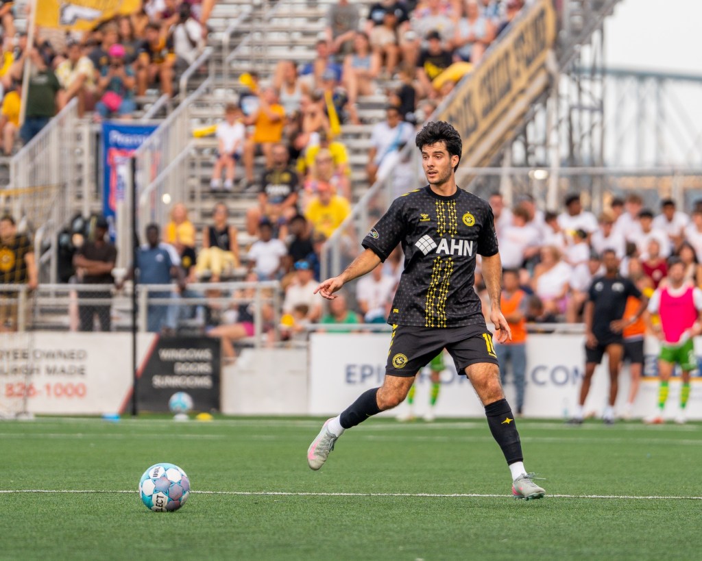 Beto Ydrach steps to win the ball for the Pittsburgh Riverhounds in their match with the Tampa Bay Rowdies on Aug. 29, 2026 at F.N.B. Stadium in Pittsburgh. (Photo: Ian Simms/Riverhounds SC)